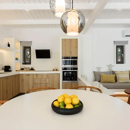 Noble Pearl Paros Nyaraló Szánda María