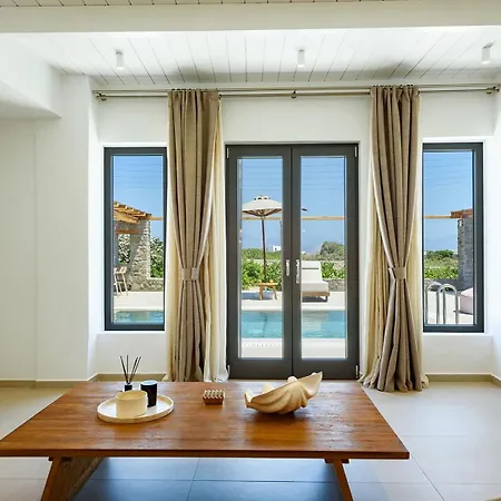 Noble Pearl Paros Nyaraló Szánda María