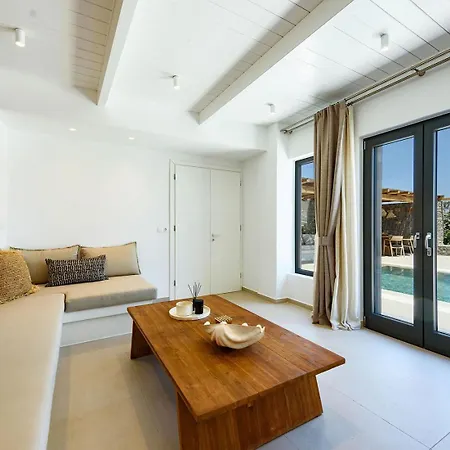 Nyaraló Noble Pearl Paros Szánda María