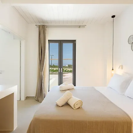 Nyaraló Noble Pearl Paros Szánda María