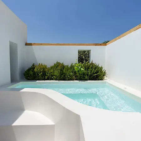 Noble Pearl Paros Semesterbostad